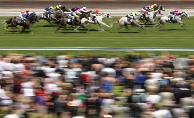 Crown Oaks Day, Flemington Racecourse 2009. Canon EOS 1D Mk III, 70-200mm f/2.8 lens @ 160mm. 1/25s @ f18, 1SO 50.