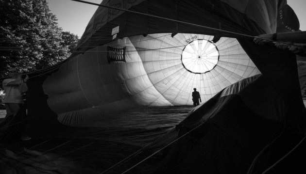 The absence of light can be powerful in shaping the mood of a black & white photo. Image: Teemu Haila