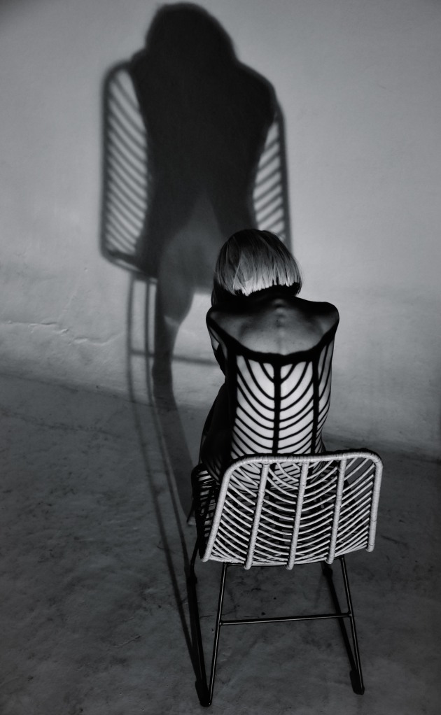 Placing the light low created a dramatic and attention-getting shadow. Image: Petr Moskito